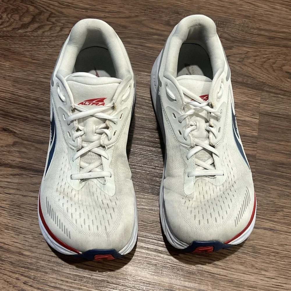 Altra Via Olympus Womens Size 10 Wide Running Shoes Off White Foot Shape